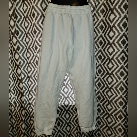 Aritzia TNA Boyfriend Sweatpant - Picture 6 of 10